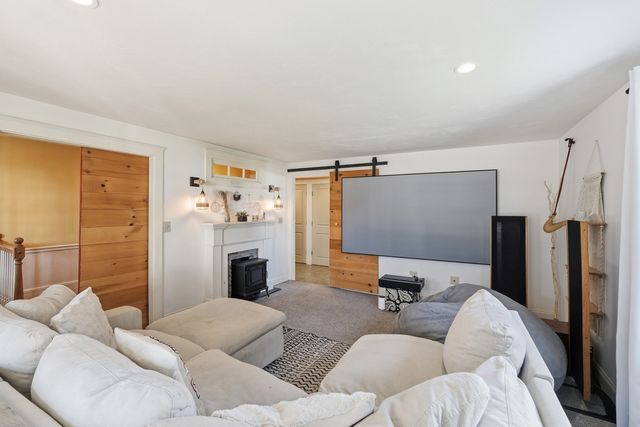 9 Waters St, Millbury, MA 01527