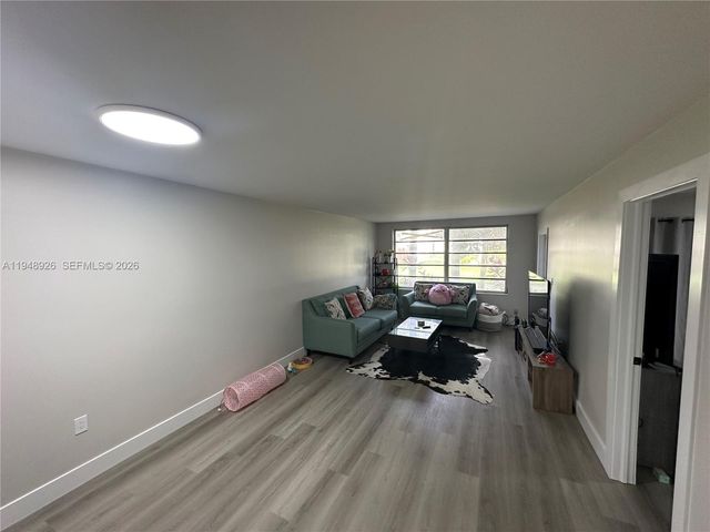 7500 NW 17th St 102, Plantation, FL 33313