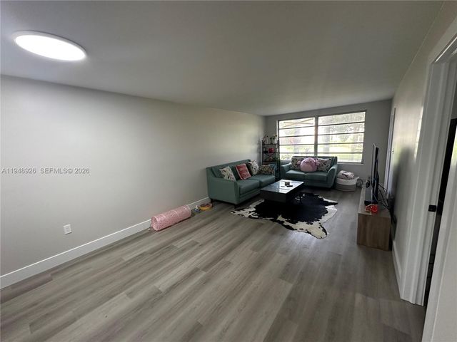 7500 NW 17th St 102, Plantation, FL 33313