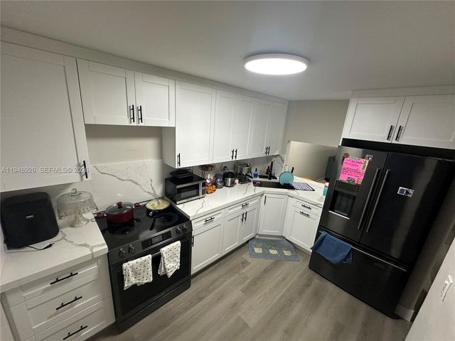 7500 NW 17th St 102, Plantation, FL 33313