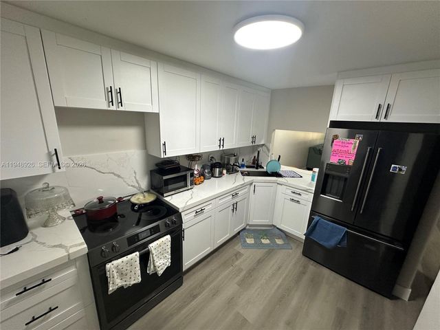 7500 NW 17th St 102, Plantation, FL 33313