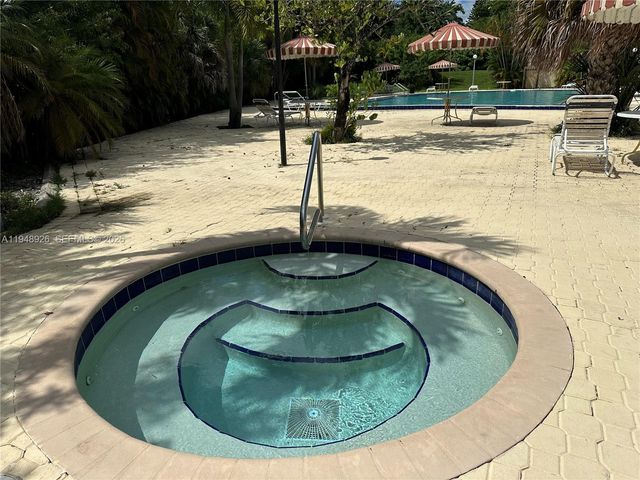 7500 NW 17th St 102, Plantation, FL 33313