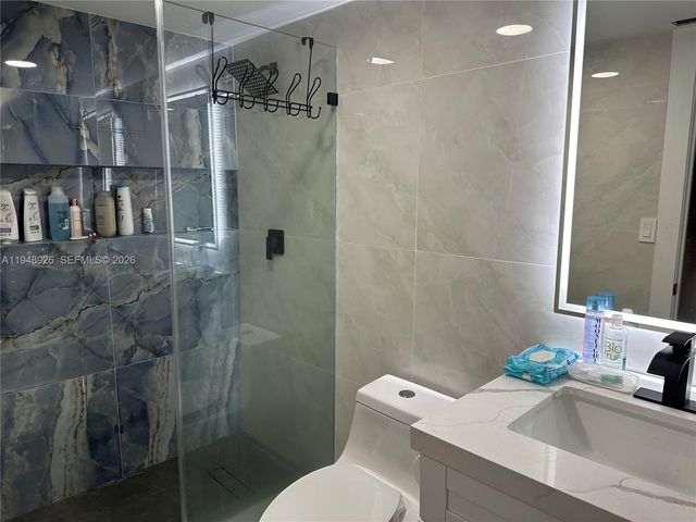 7500 NW 17th St 102, Plantation, FL 33313