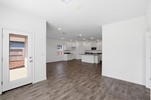 1120 Cedar Dr, Wheatland, CA 95692