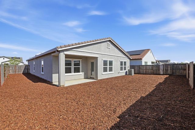 1120 Cedar Dr, Wheatland, CA 95692