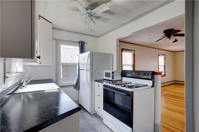 22 Burdick Avenue, Newport, RI 02840