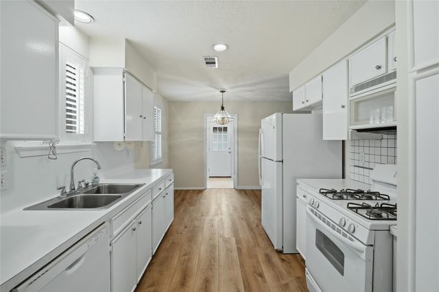 16007 Fathom Lane, Houston, TX 77062