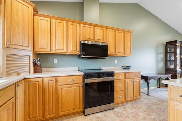 1221 Patricia Court, Marshall, MN 56258