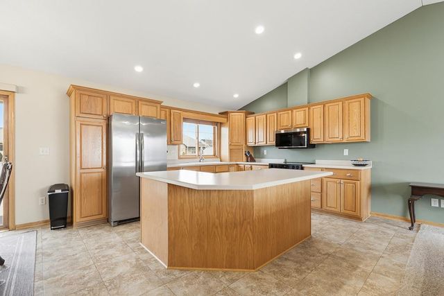 1221 Patricia Court, Marshall, MN 56258