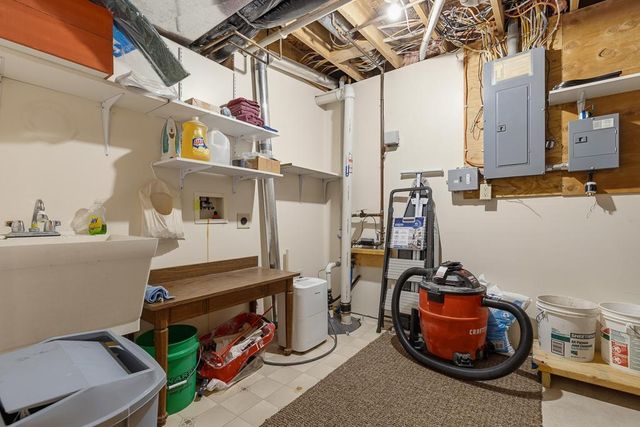 1221 Patricia Court, Marshall, MN 56258