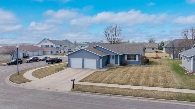 1221 Patricia Court, Marshall, MN 56258
