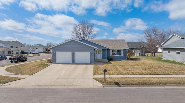 1221 Patricia Court, Marshall, MN 56258