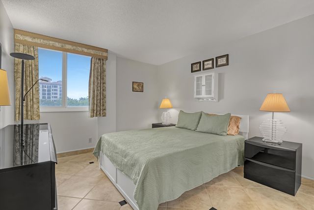 125 S Ocean Avenue 304, Palm Beach Shores, FL 33404