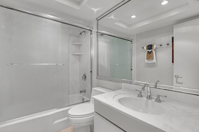 125 S Ocean Avenue 304, Palm Beach Shores, FL 33404