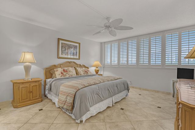 125 S Ocean Avenue 304, Palm Beach Shores, FL 33404