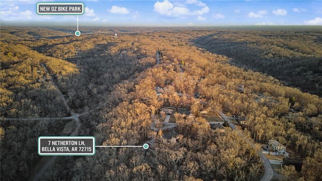 7 Netherton Lane, Bella Vista, AR 72715