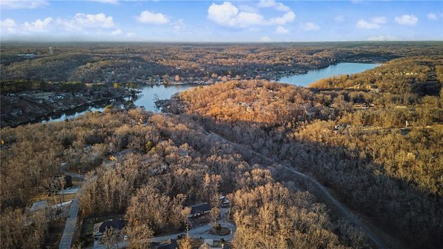 7 Netherton Lane, Bella Vista, AR 72715