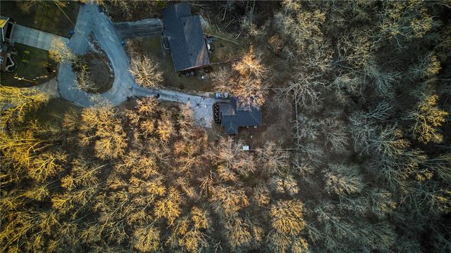 7 Netherton Lane, Bella Vista, AR 72715