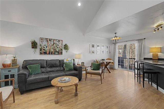 7 Netherton Lane, Bella Vista, AR 72715