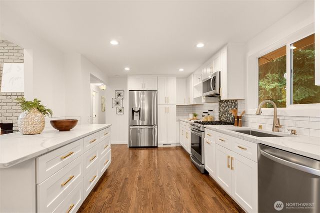 12510 SE 48th Place, Bellevue, WA 98006