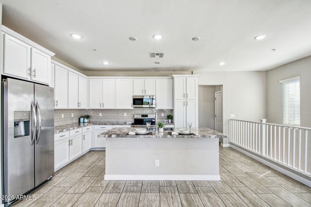 155 N LAKEVIEW Boulevard 243, Chandler, AZ 85225