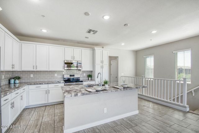 155 N LAKEVIEW Boulevard 243, Chandler, AZ 85225