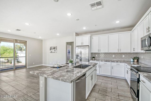 155 N LAKEVIEW Boulevard 243, Chandler, AZ 85225