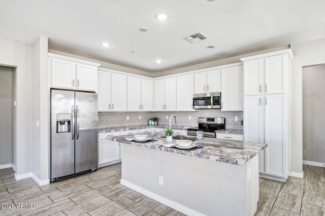 155 N LAKEVIEW Boulevard 243, Chandler, AZ 85225