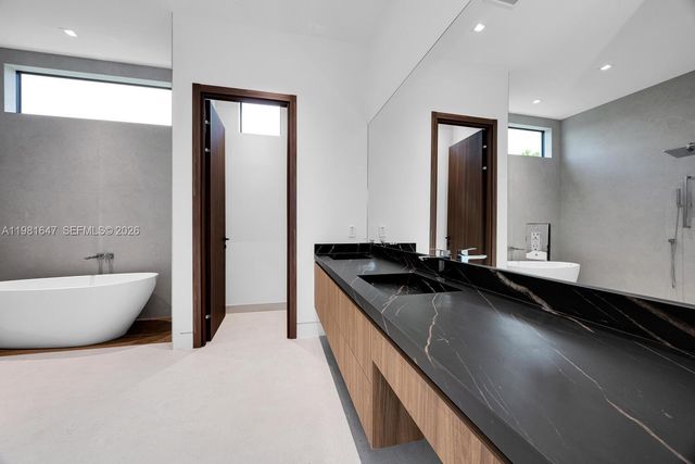 4231 SW 11th St, Miami, FL 33134