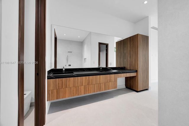 4231 SW 11th St, Miami, FL 33134