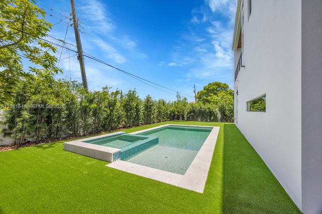 4231 SW 11th St, Miami, FL 33134