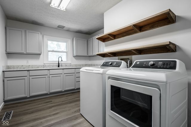 7313 Highburry Drive, Indianapolis, IN 46256