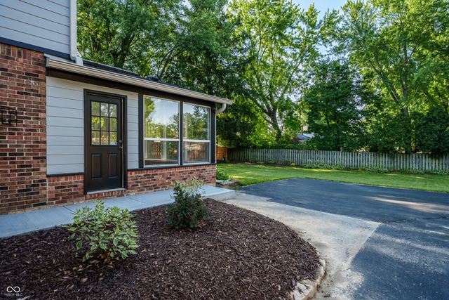 7313 Highburry Drive, Indianapolis, IN 46256