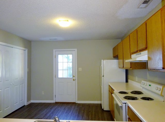 971 W Pueblo Drive, Jacksonville, NC 28546