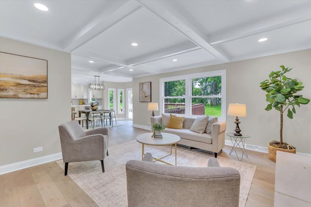 967 W Bauer Road, Naperville, IL 60563