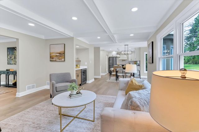 967 W Bauer Road, Naperville, IL 60563