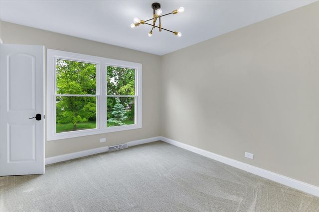 967 W Bauer Road, Naperville, IL 60563