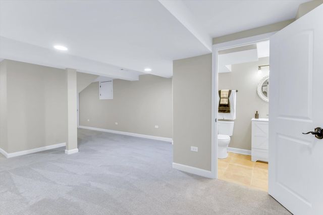 967 W Bauer Road, Naperville, IL 60563