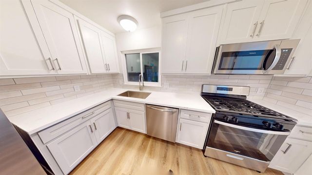 1536 W University Avenue, Fresno, CA 93705