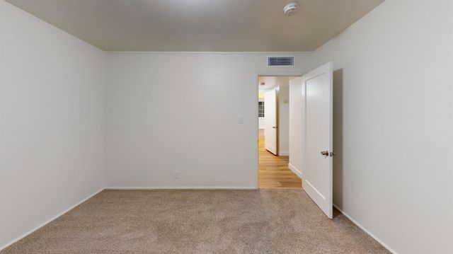 1536 W University Avenue, Fresno, CA 93705