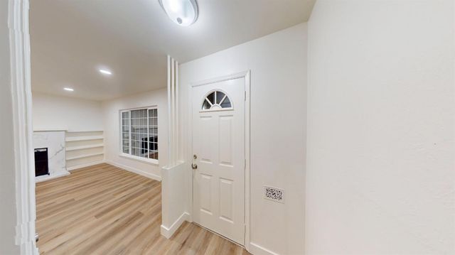 1536 W University Avenue, Fresno, CA 93705