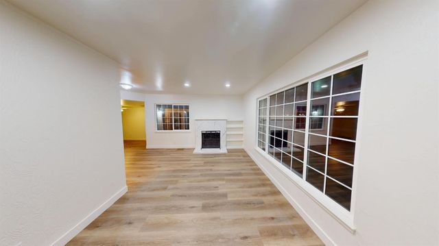 1536 W University Avenue, Fresno, CA 93705