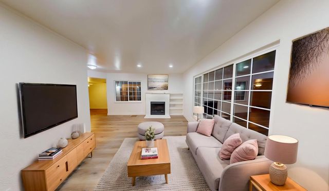 1536 W University Avenue, Fresno, CA 93705