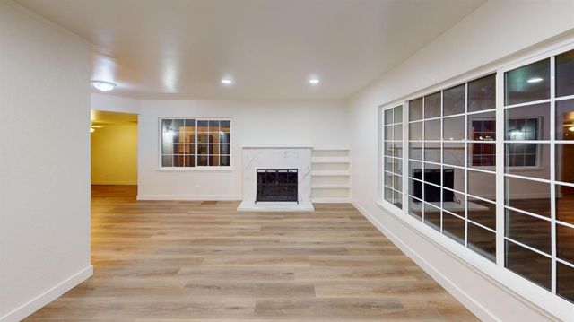 1536 W University Avenue, Fresno, CA 93705