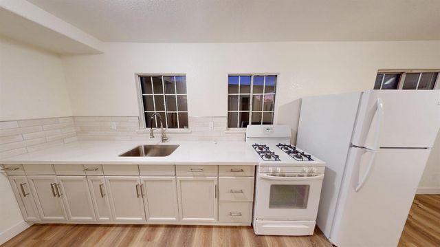 1536 W University Avenue, Fresno, CA 93705