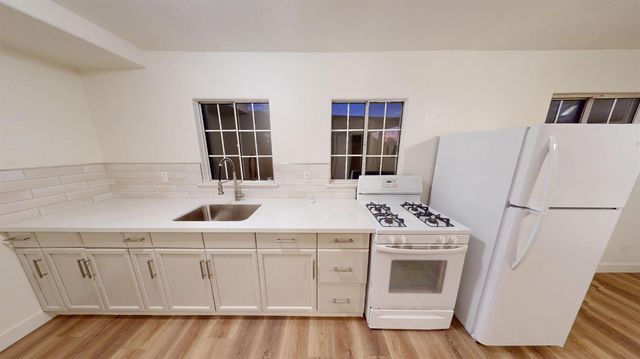 1536 W University Avenue, Fresno, CA 93705