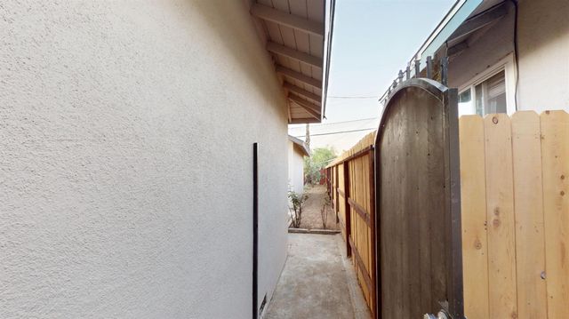 1536 W University Avenue, Fresno, CA 93705