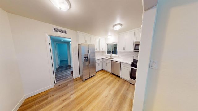 1536 W University Avenue, Fresno, CA 93705