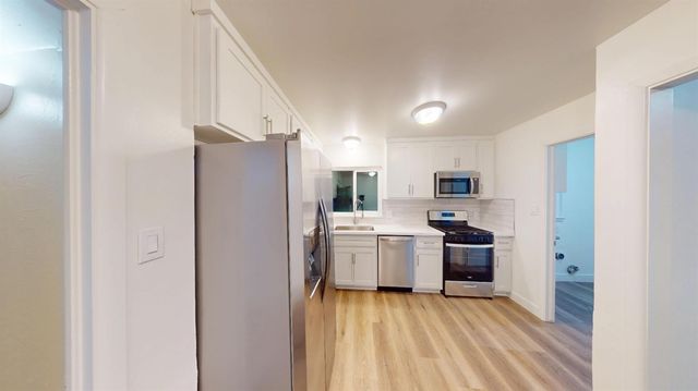 1536 W University Avenue, Fresno, CA 93705