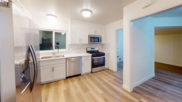 1536 W University Avenue, Fresno, CA 93705